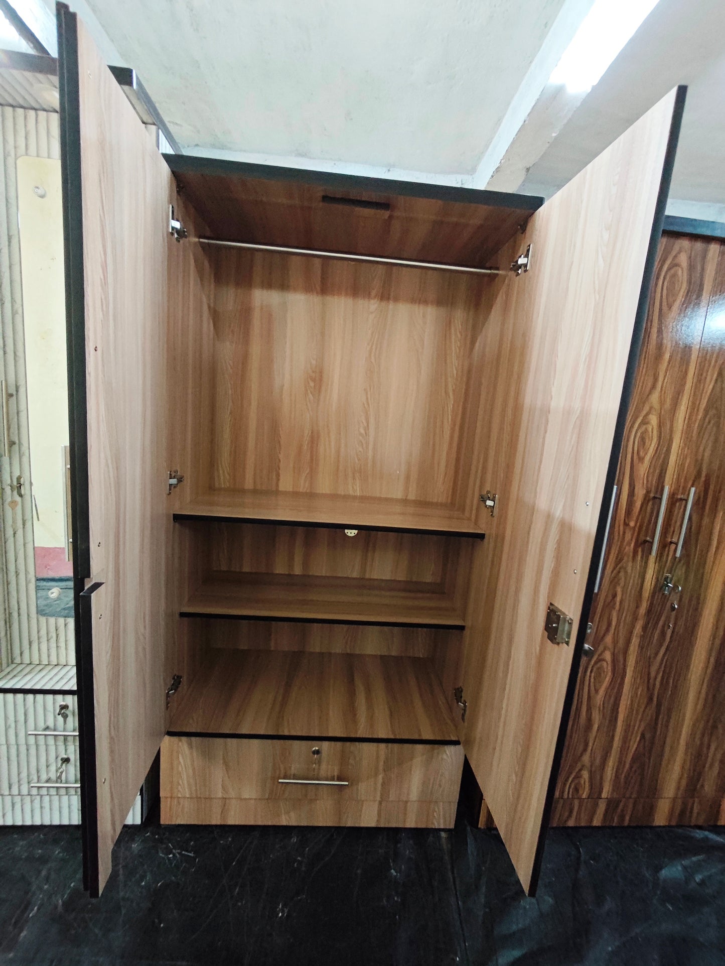 Bowzar 2 Door Wardrobe with 1 Bottom Drawer EMI COD White Rolex