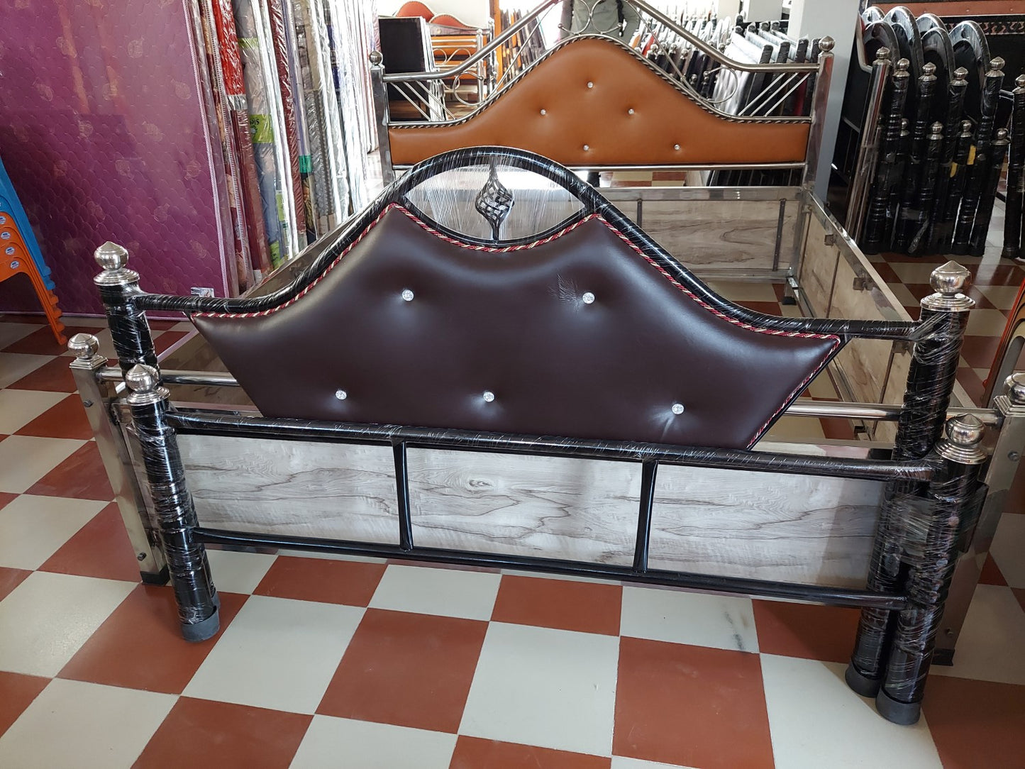Bowzar Dhanush Model Queen Bed 5X6.5 Feet Metal Bed