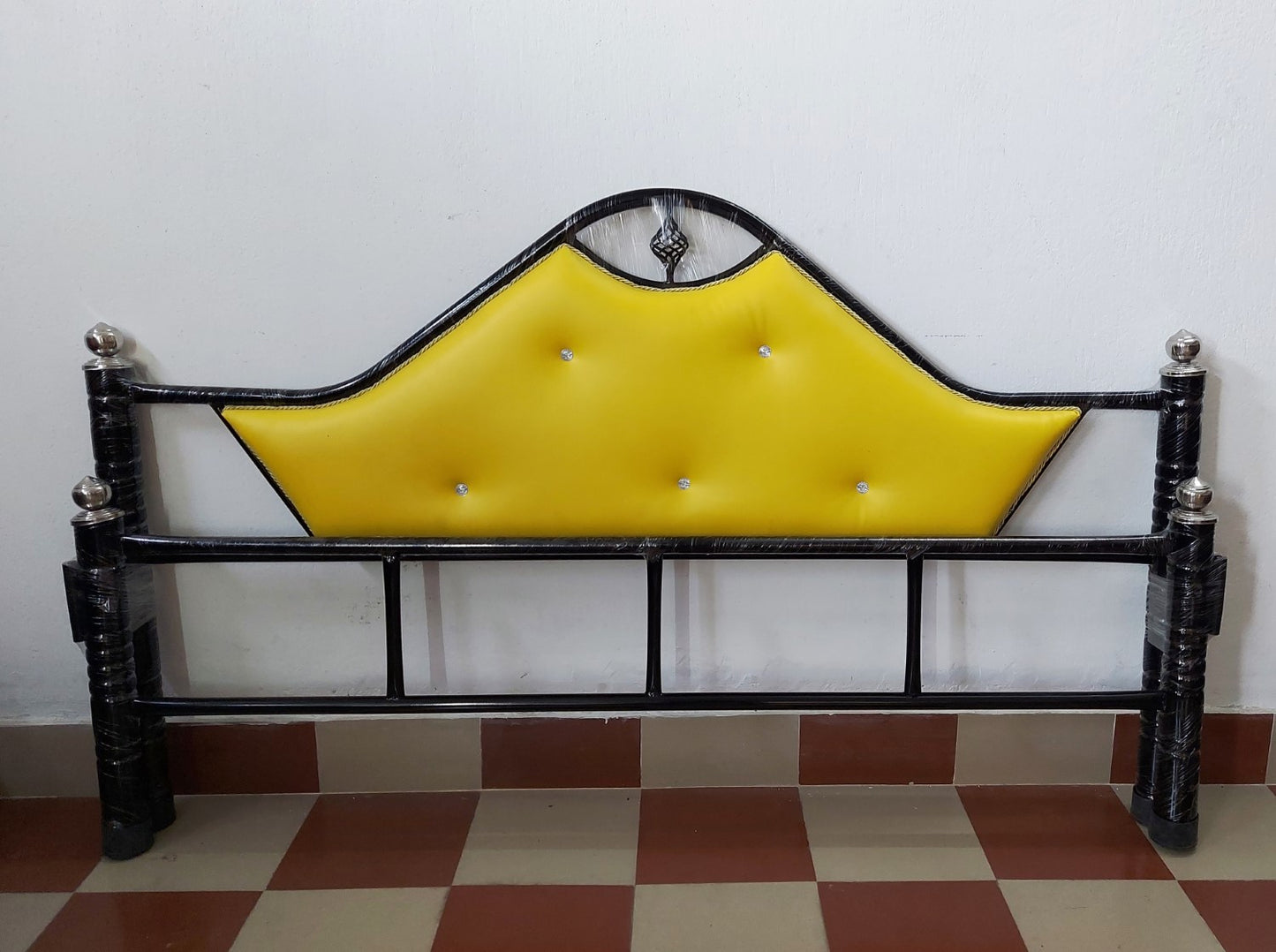 Bowzar Dhanush Model Queen Bed 5X6.5 Feet Metal Bed
