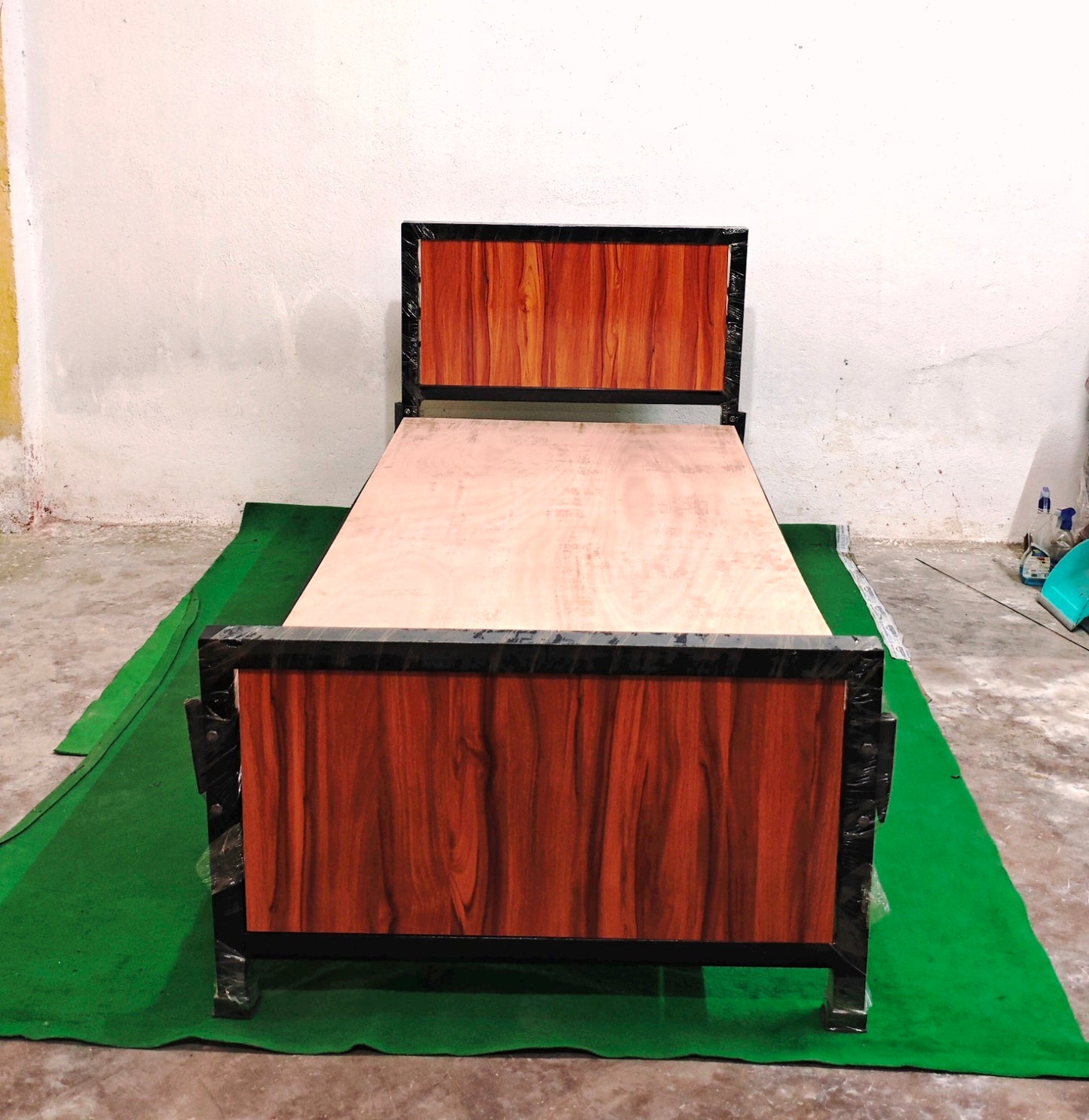 Bowzar Wooden Look Heavy Quality Single Bed 3X6.5 Feet