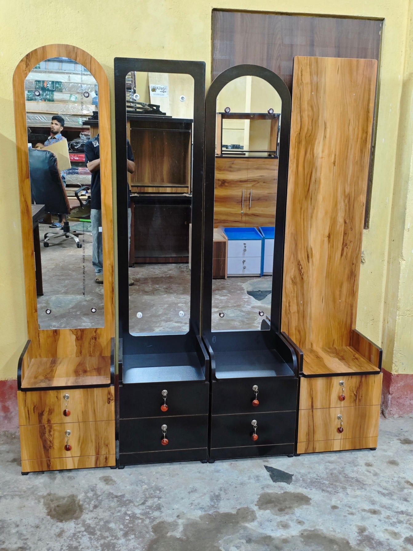 Bowzar Mini Dressing Table
