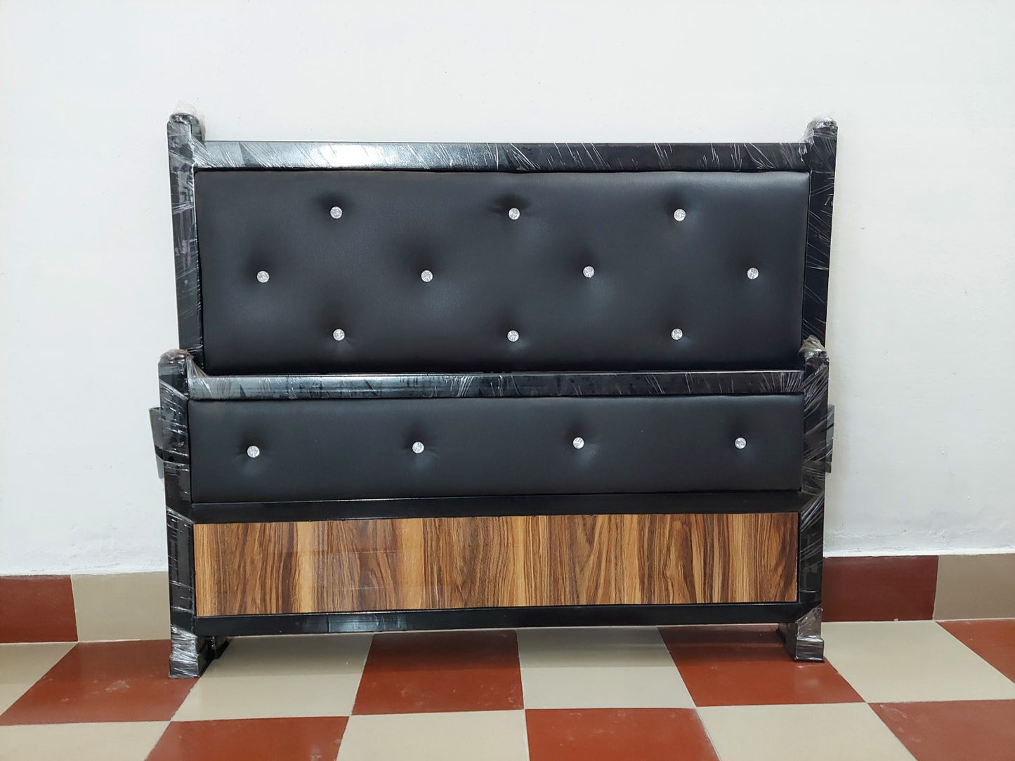 Bowzar Metal Iron Double Bed 4X6.5 Feet NM Black