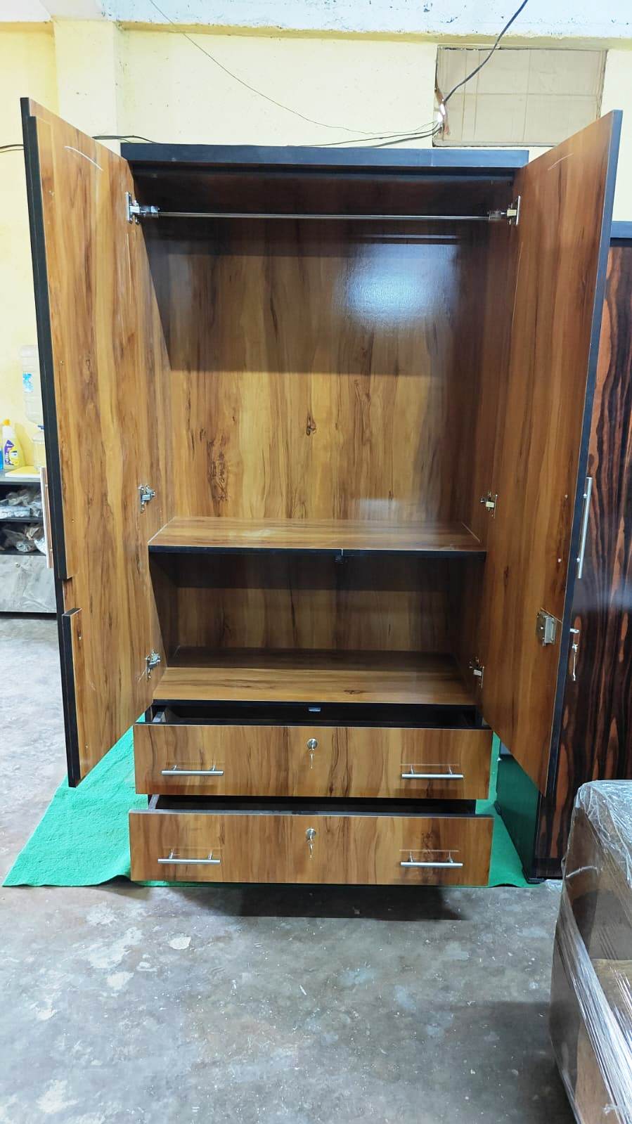 Bowzar 2 Door Almirah Wardrobe With 2 Drawer Bengal Sisham