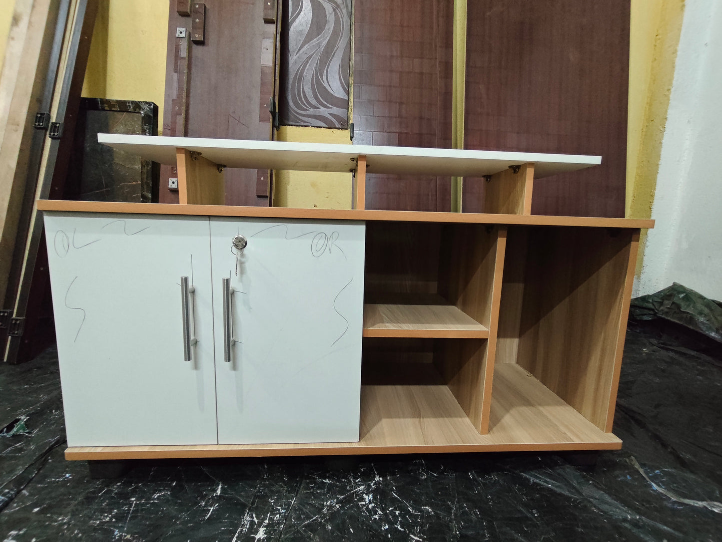 Bowzar Wooden TV Cabinet Showcase 44x17x27 Inch