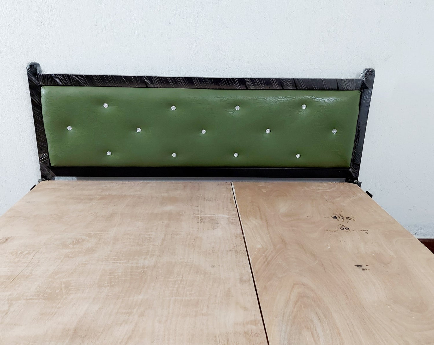 King Bed 6x6.5 feet Heavy Quality Long Lasting 5 Years Warranty