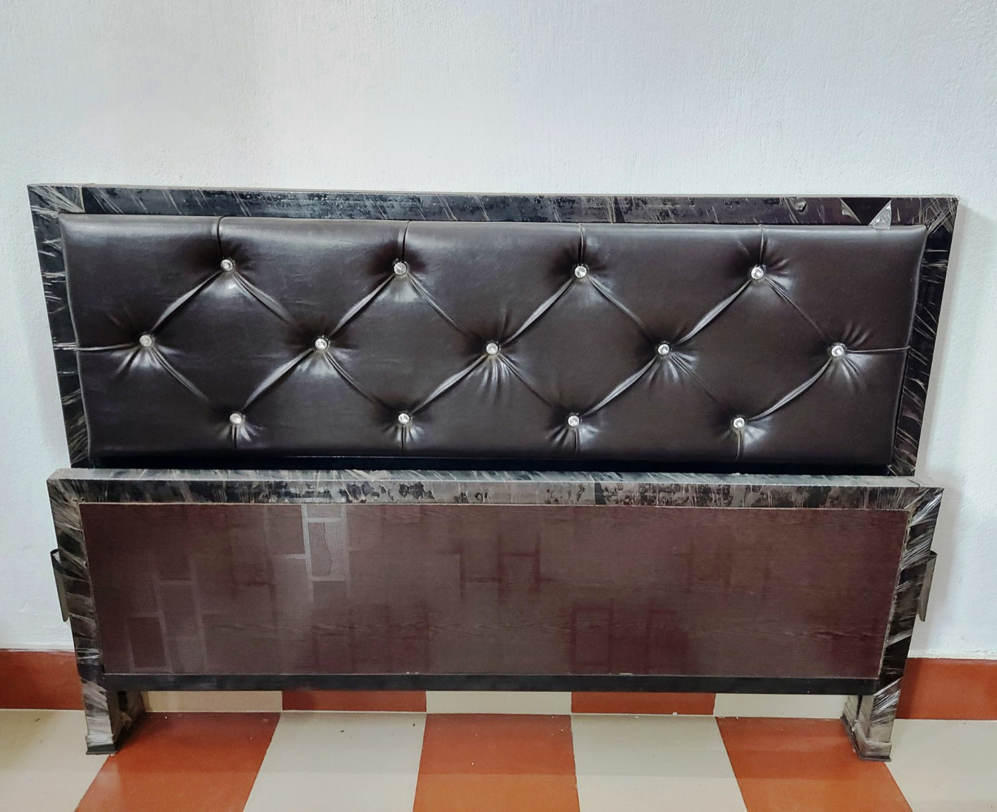 Queen Bed 5x6.5 Feet Head Cushion Leg Board