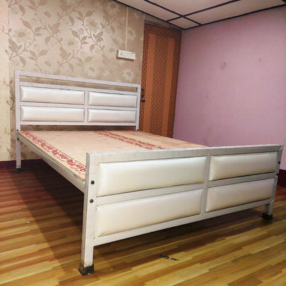 Bowzar Heavy Quality Metal Iron Bed Queen Size 5X6.5 Feet 4 Cushions Unique Design White