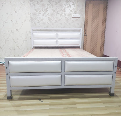 Bowzar Heavy Quality Metal Iron Bed Queen Size 5X6.5 Feet 4 Cushions Unique Design White