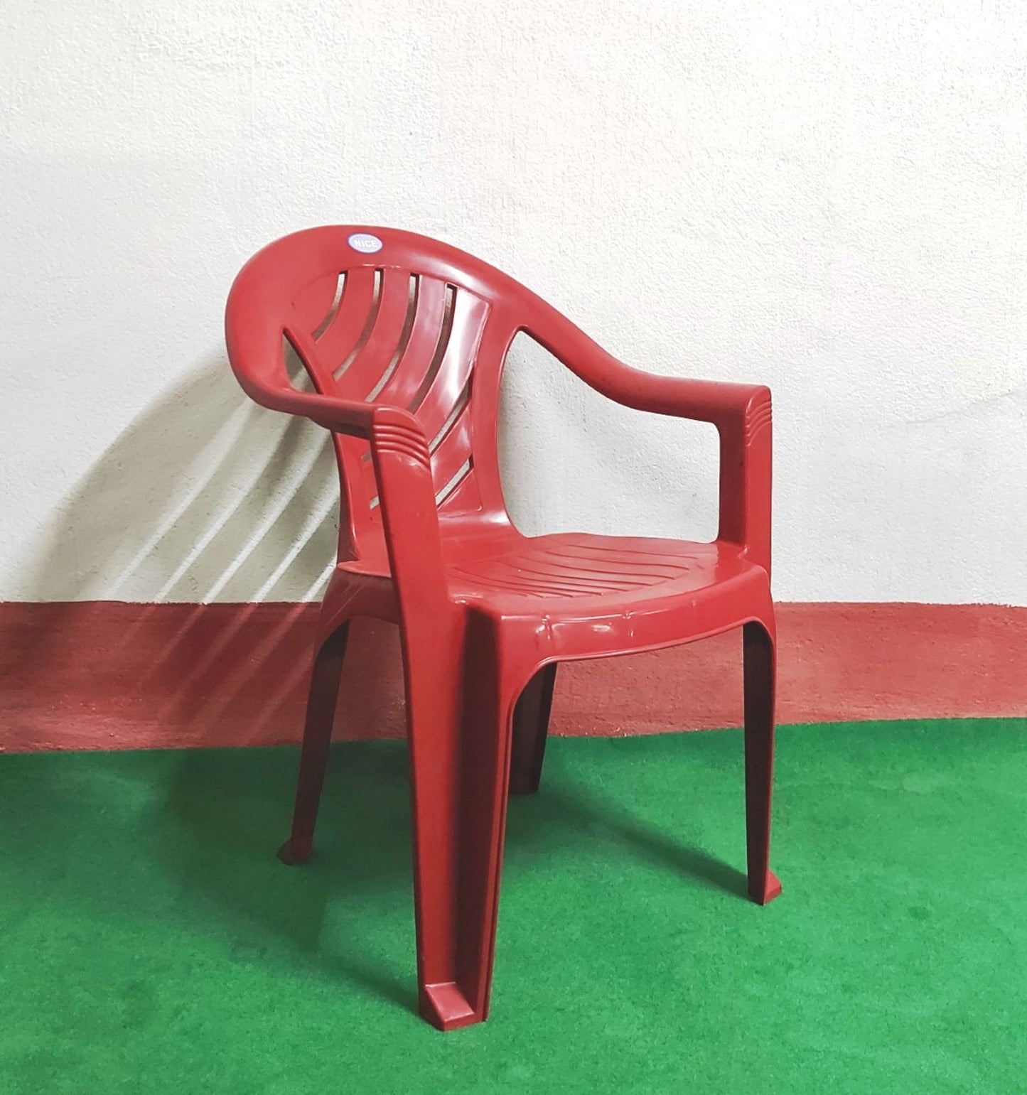 Bowzar Plastic Chair with Arm Red/Maroon