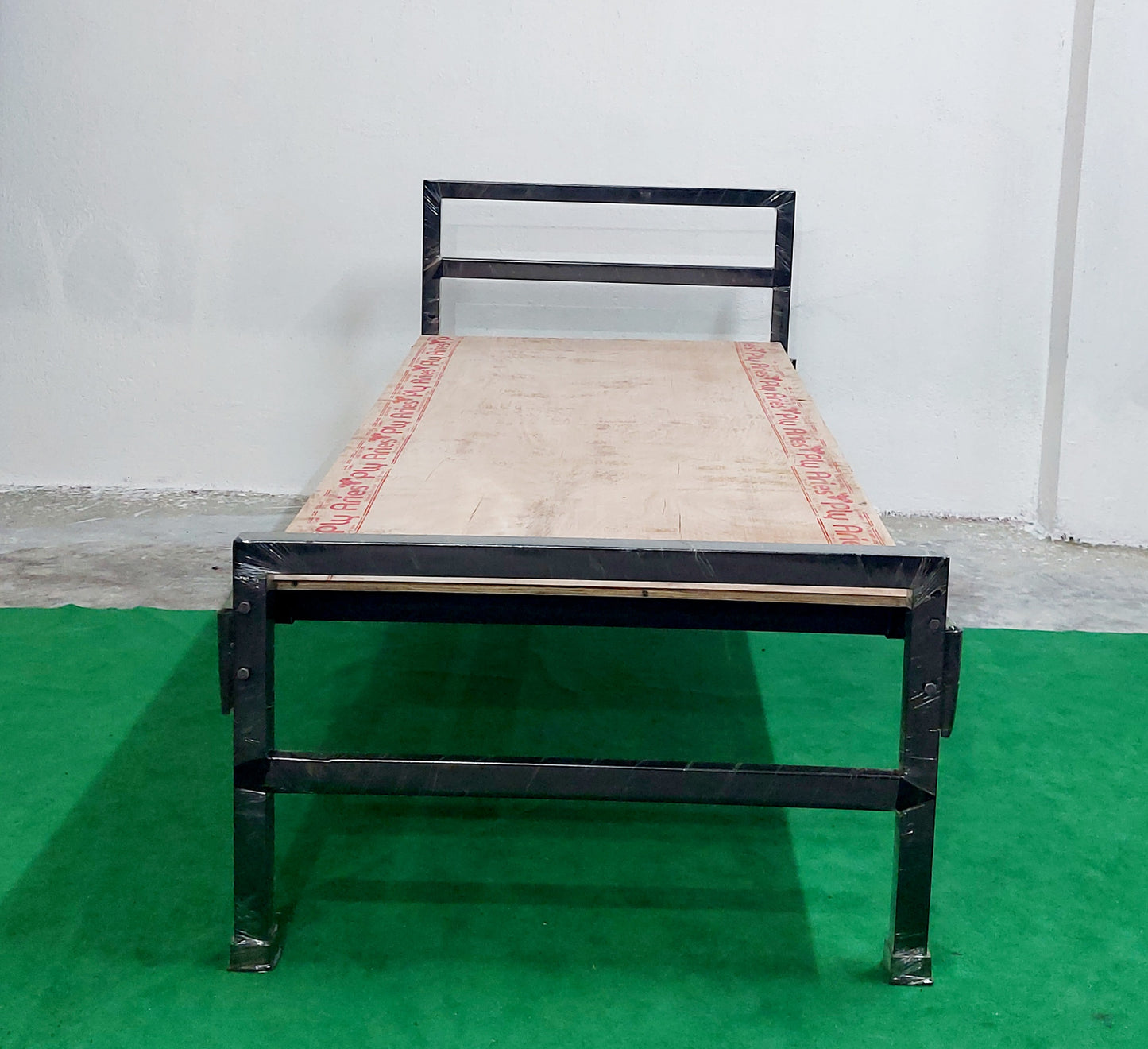 Bowzar Single Bed 3x6.5 Feet KC