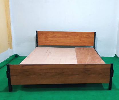 Bowzar King Size 6X6.5 Feet Wooden Model Bed