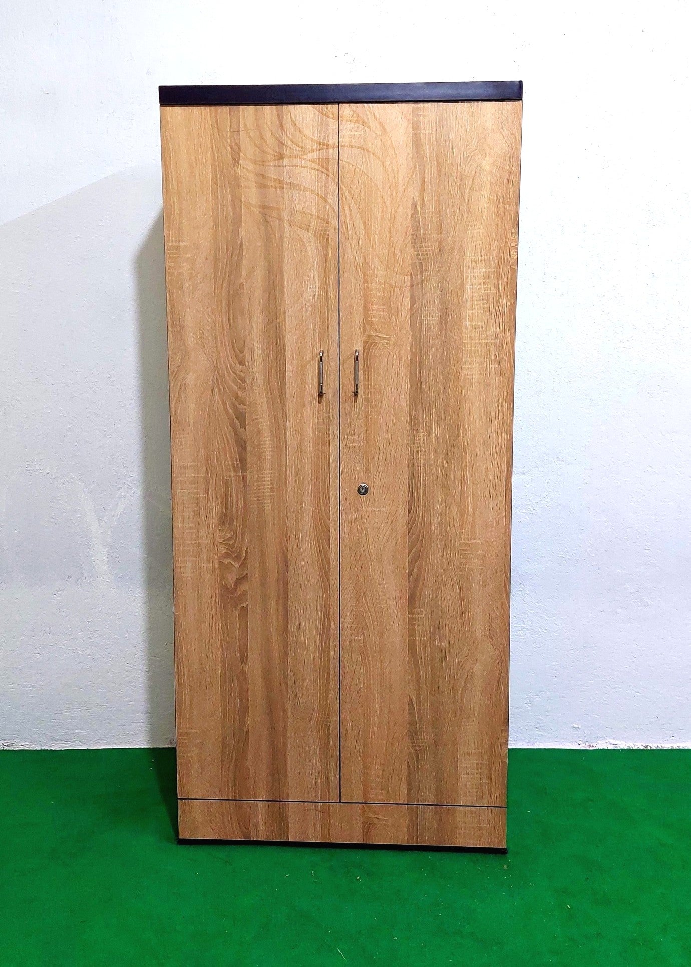 Bowzar 5.5 Feet Wooden Almirah