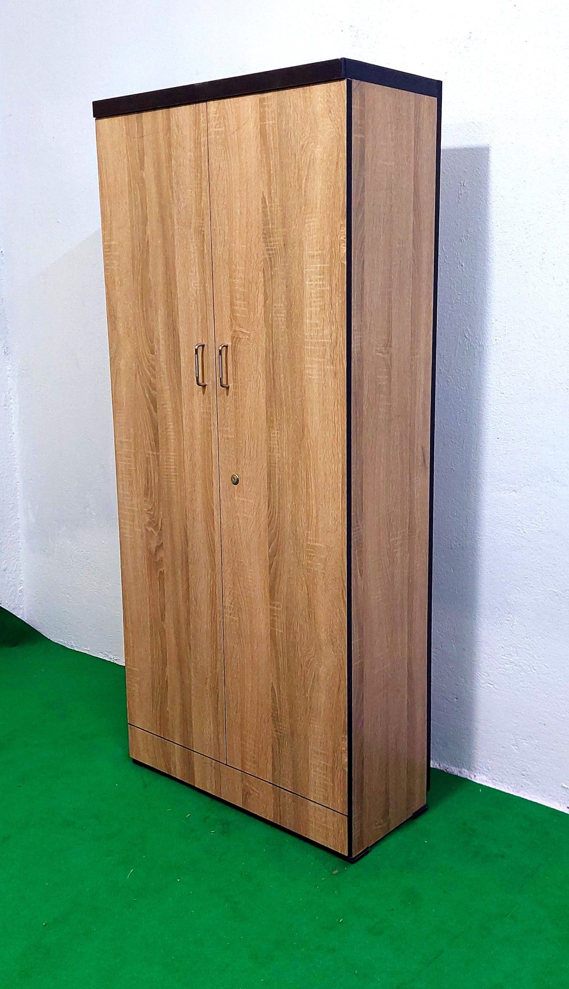 Bowzar 5.5 Feet Wooden Almirah
