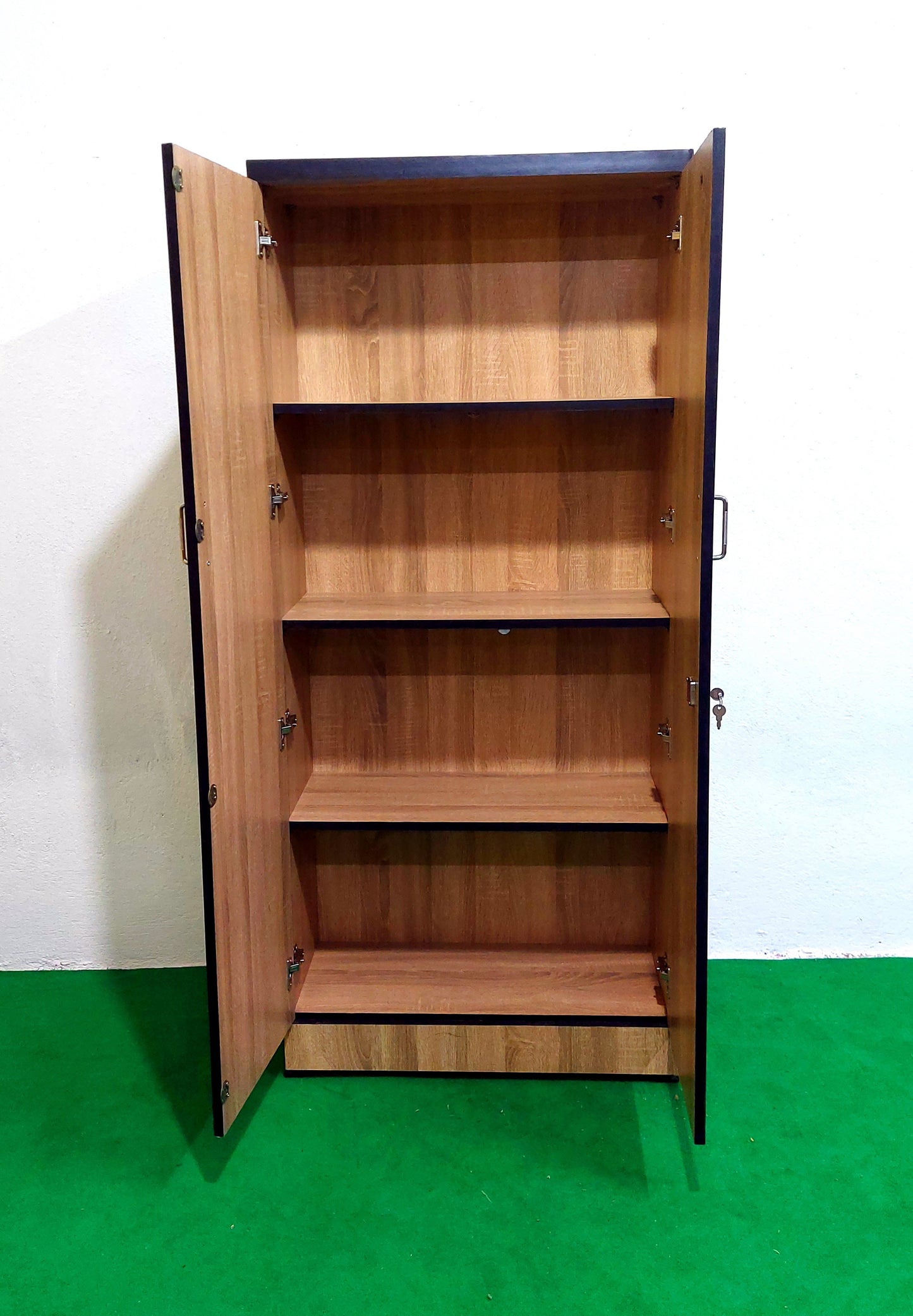 Bowzar 5.5 Feet Wooden Almirah 2 Door Almirah 2 Door Almirah With Mirror