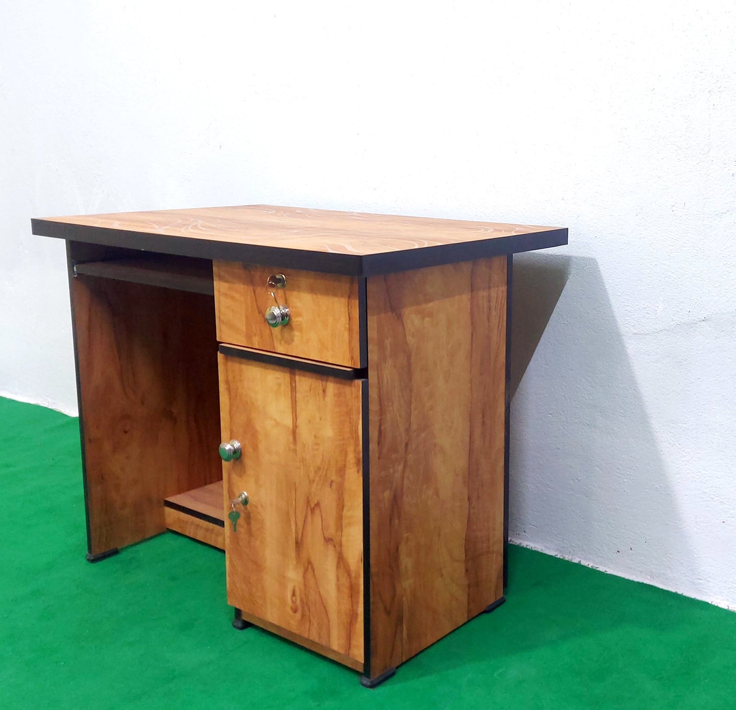 Bowzar Wooden Office Table 3X2 Feet Wooden Pattern