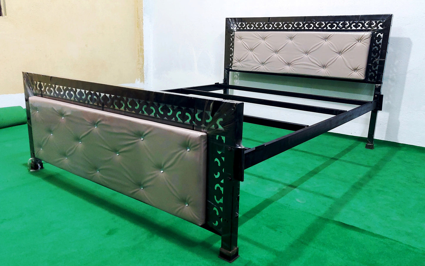 Bowzar Queen Bed Size 5x6.5 Feet KCKM Plain Diamond Beige Premium Queen Bed