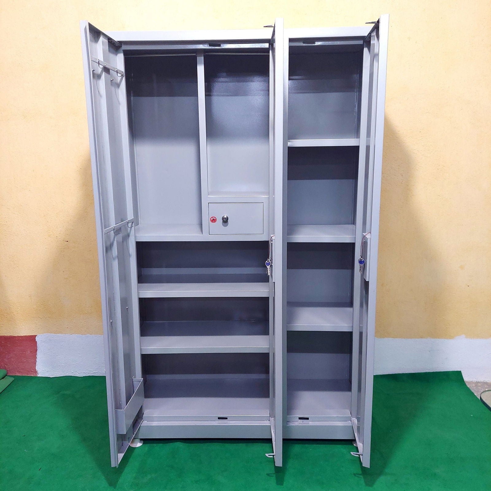 Bowzar 24 Gauge 3 Door Almirah Onoma Style With Maruti Lock Light Grey - Bowzar - 