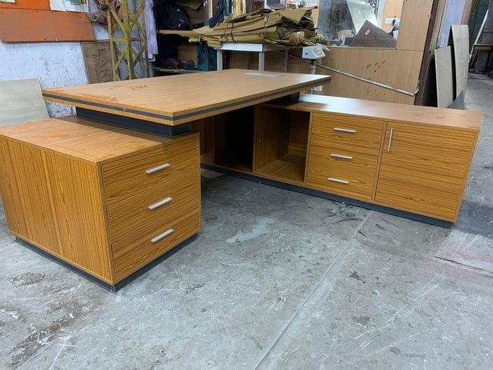 Bowzar CEO & Director Office Table Secretary Boss Table - Bowzar - 