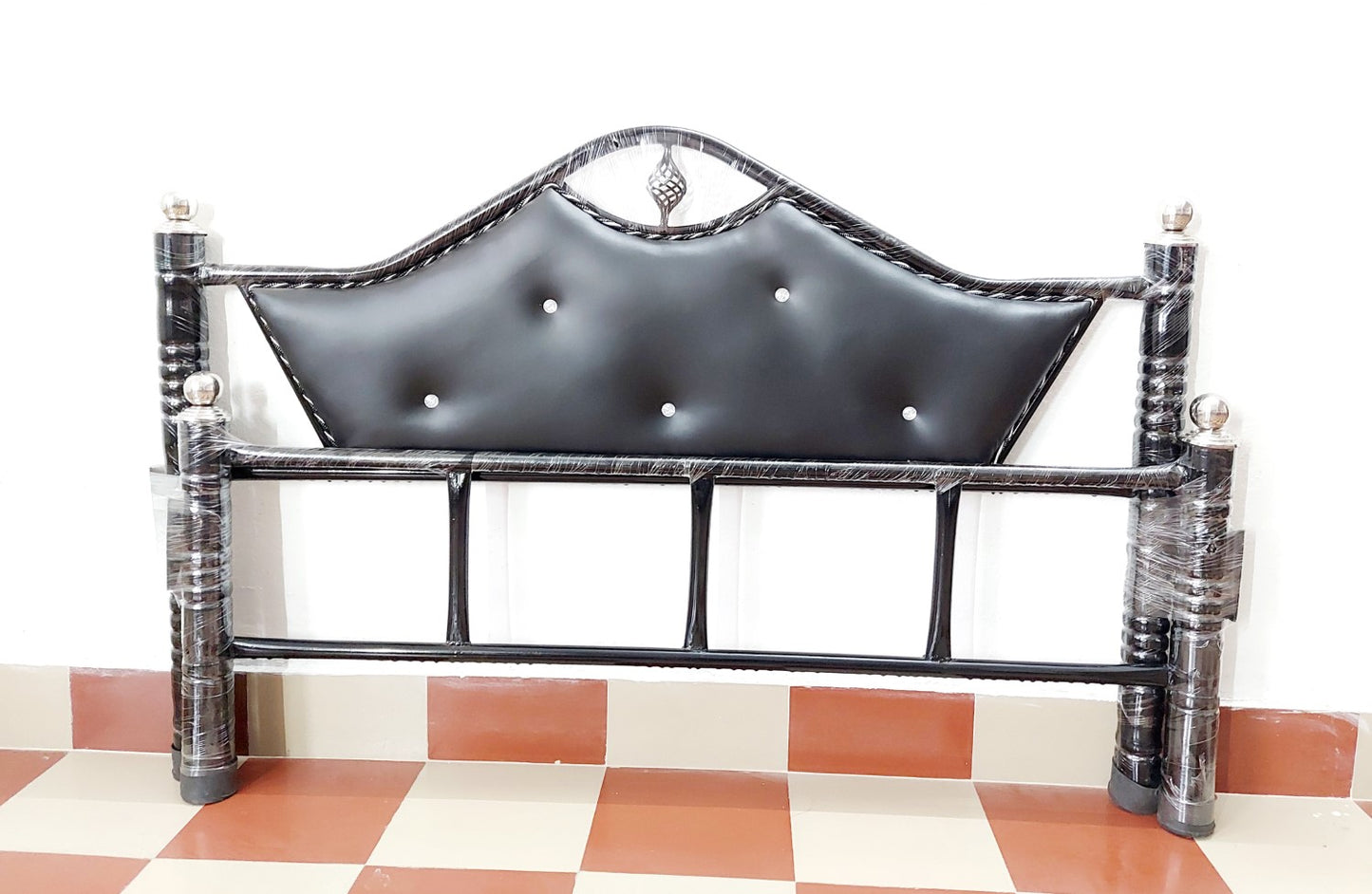 Bowzar Dhanush Model Queen Size 5X6.5 Feet Metal Bed Lama Black