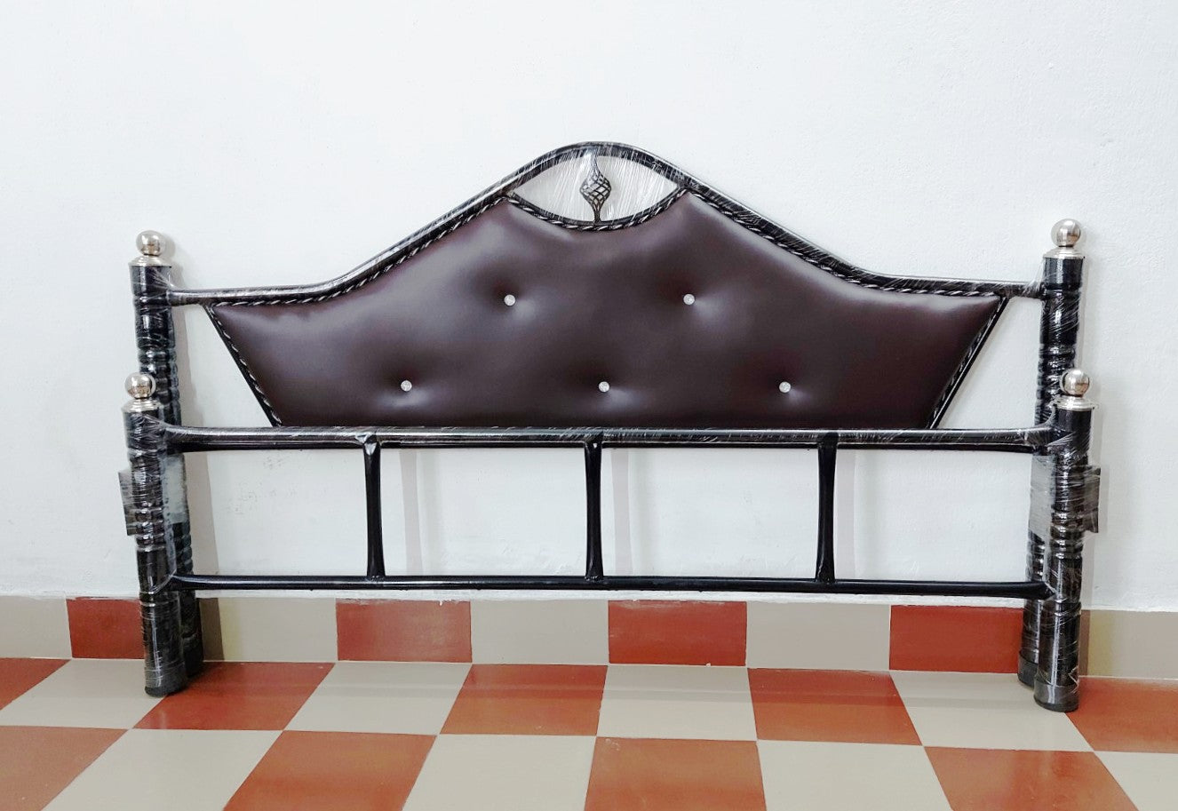 Bowzar Dhanush Model Queen Bed 5X6.5 Feet Metal Bed