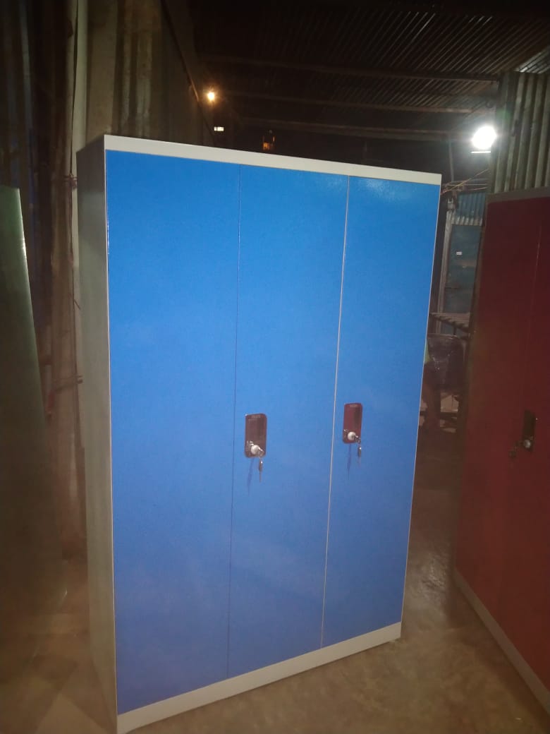 22 Gauge 3 Door Steel Almirah Wardrobe