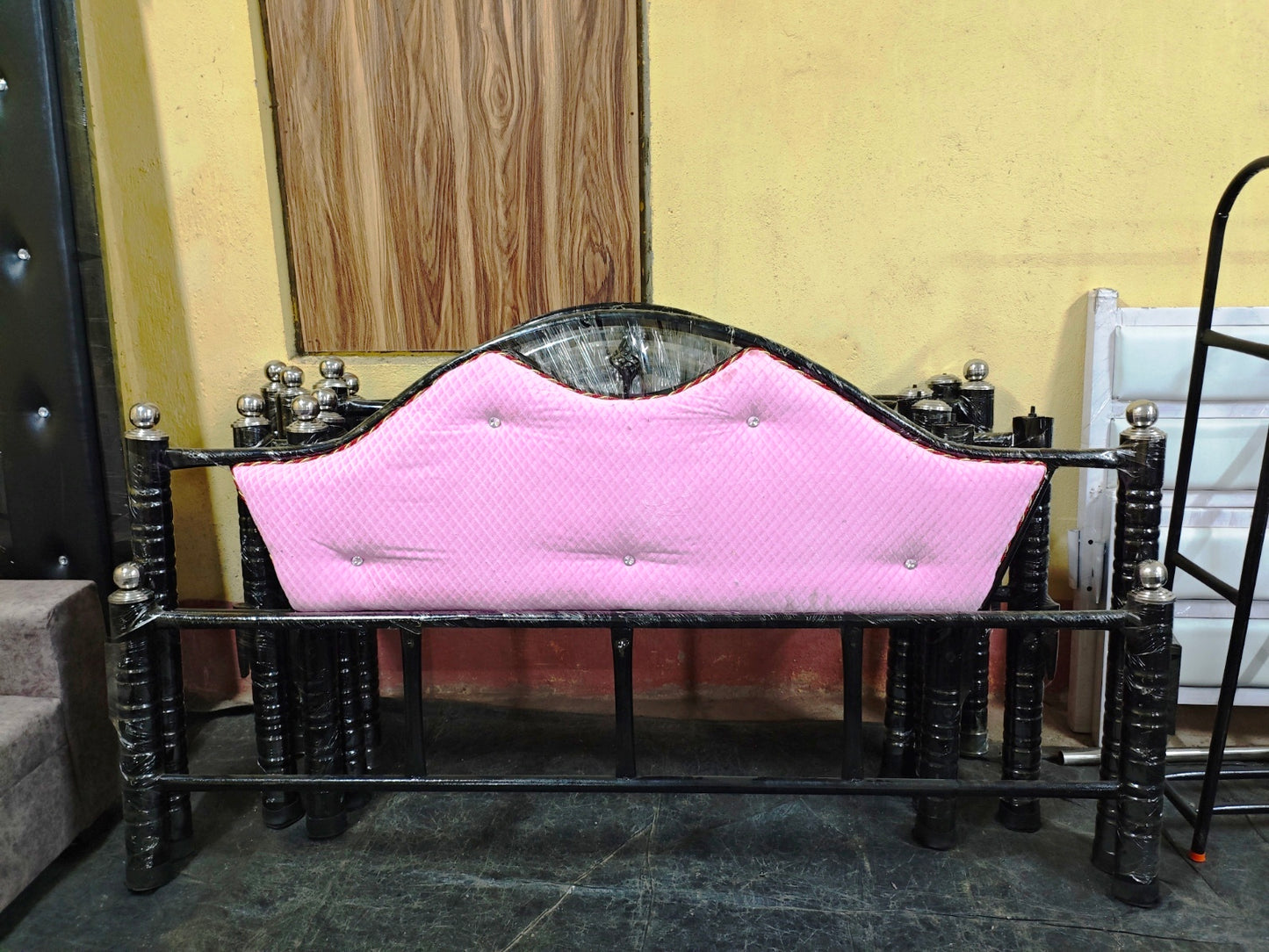 Bowzar Dhanush Model King Bed 6x6.5 Feet