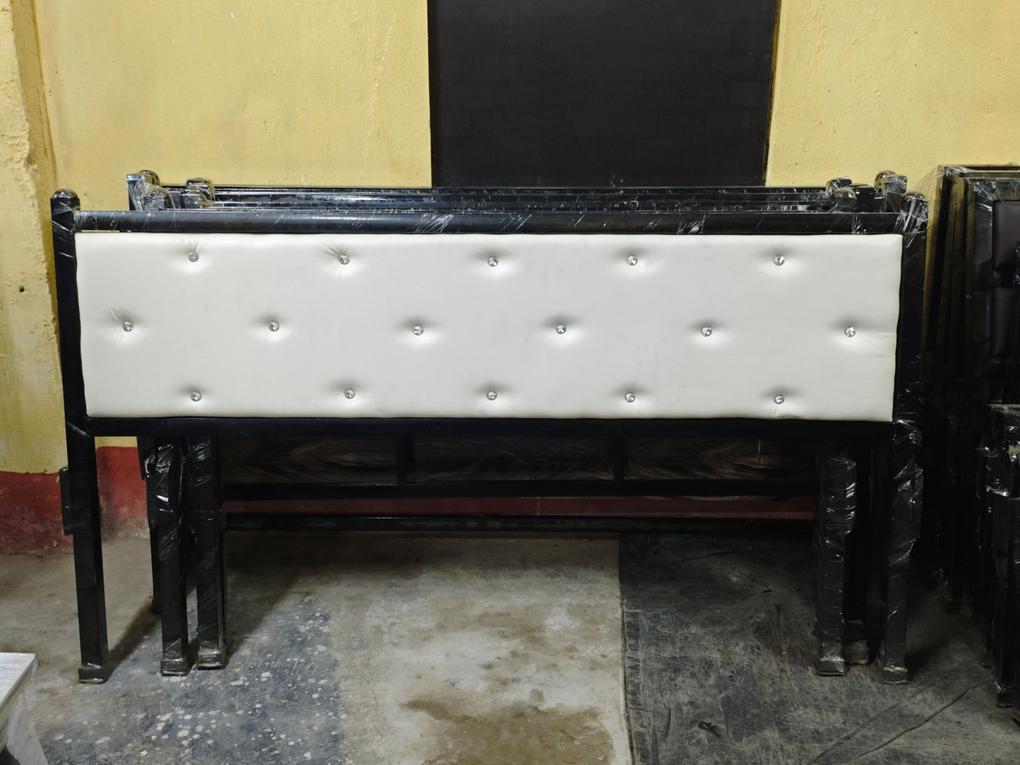 Bowzar King Bed New Model 6x6.5 Feet White