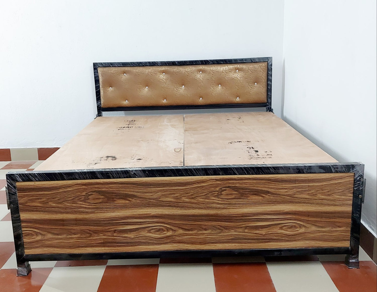 Queen Bed 5x6.5 Feet Head Cushion Leg Board