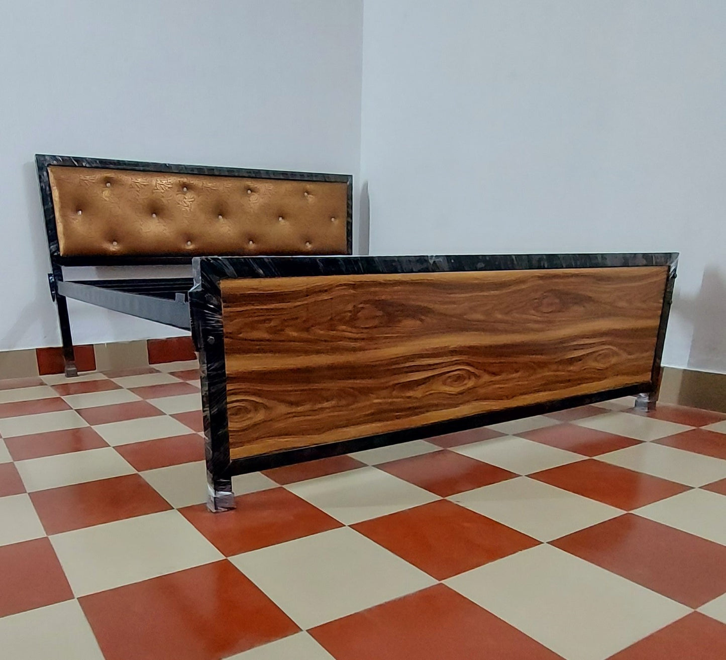 Queen Bed 5x6.5 Feet Head Cushion Leg Board