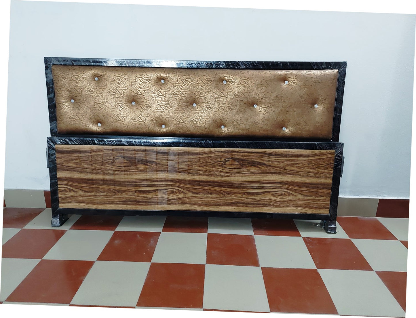 Queen Bed 5x6.5 Feet Head Cushion Leg Board
