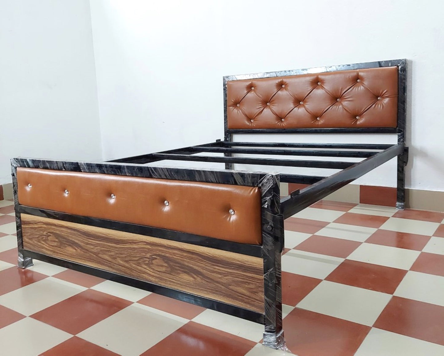 Queen Bed 5x6.5 feet Heavy Quality Long Lasting 5 Years Warranty