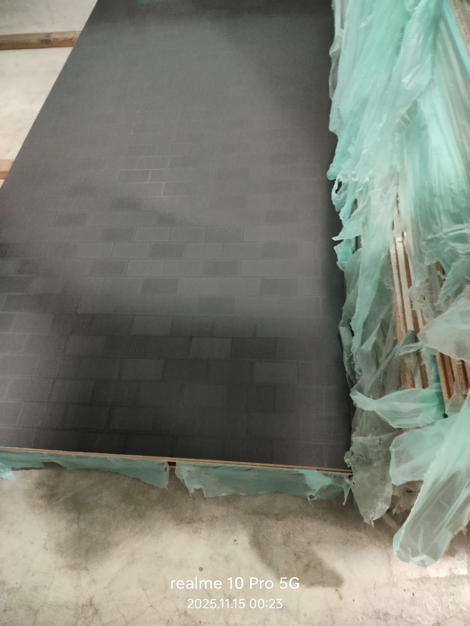 Board Option Black Eeta Black Brick