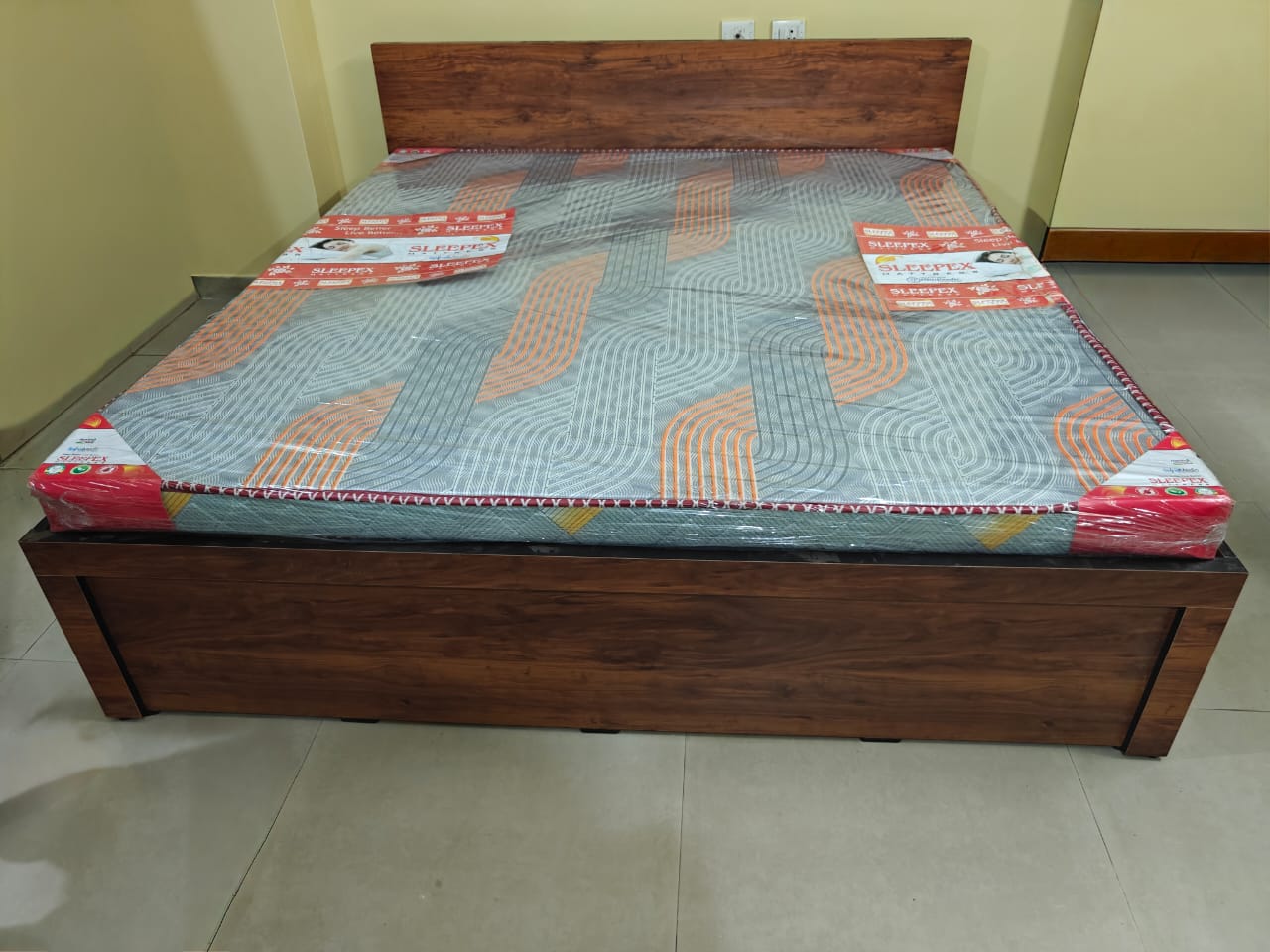 Bowzar King Box Bed 6x6.5 Feet 72X78 Inch Board King Box Bed