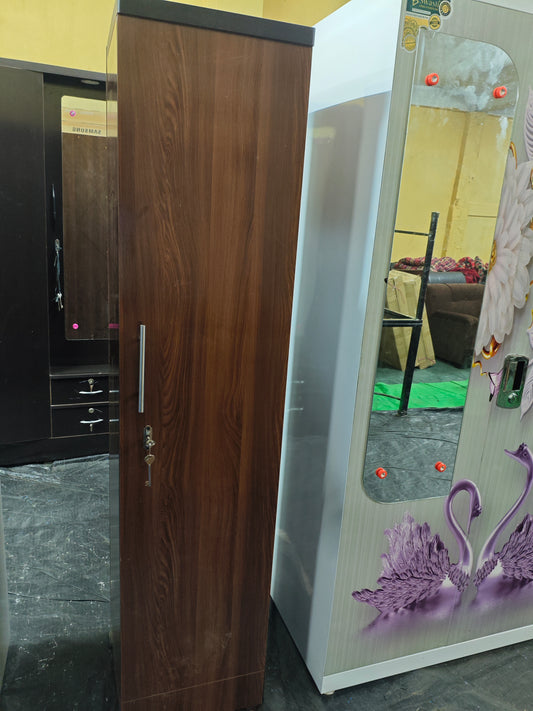Bowzar Wooden Single Door Almirah
