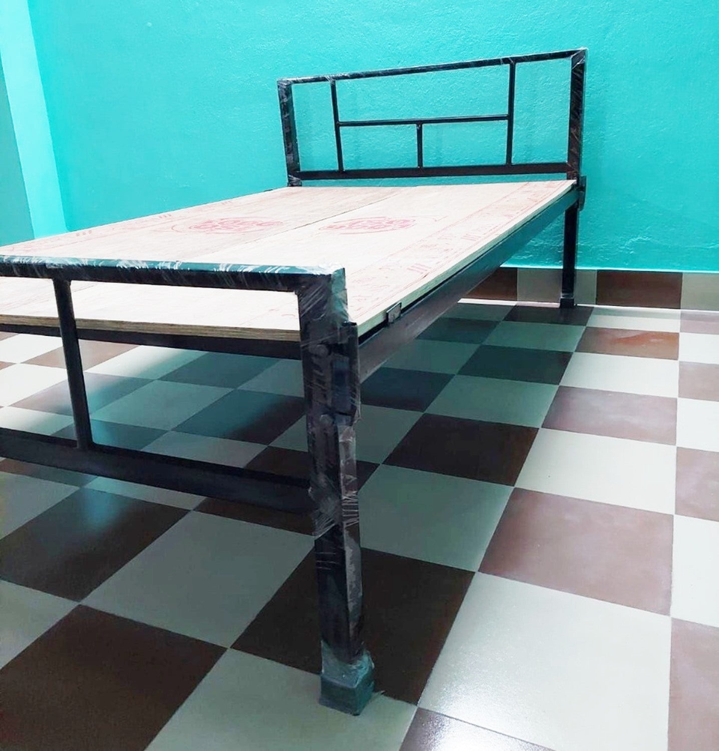 Bowzar HM Simple Design Double Bed Size 4X6.5 Feet Iron Metal Bed Bachelor Hostel PG Guest House